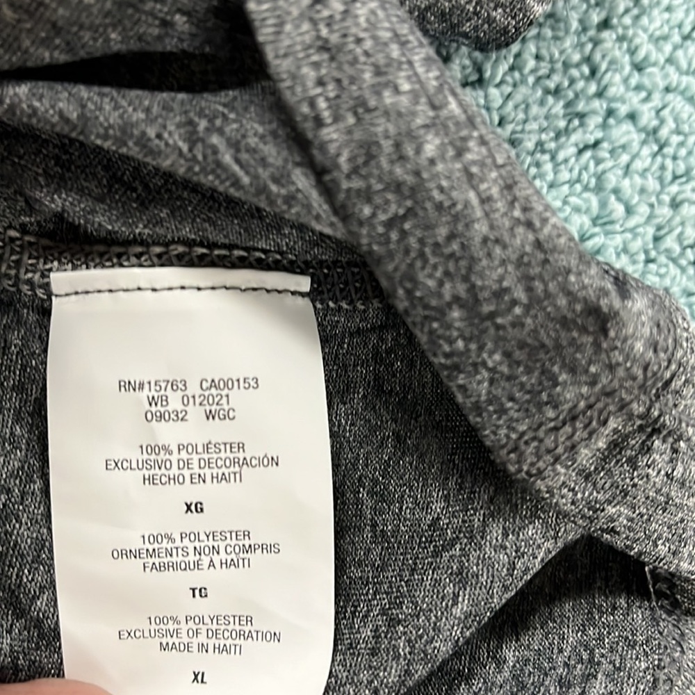 Hanes Sport T-shirt. New but no tags - Picture 4 of 4